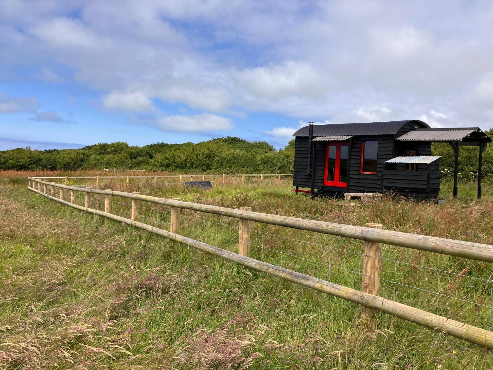 Shepherds Hut In A Private Meadow With Sea Views * Hartland